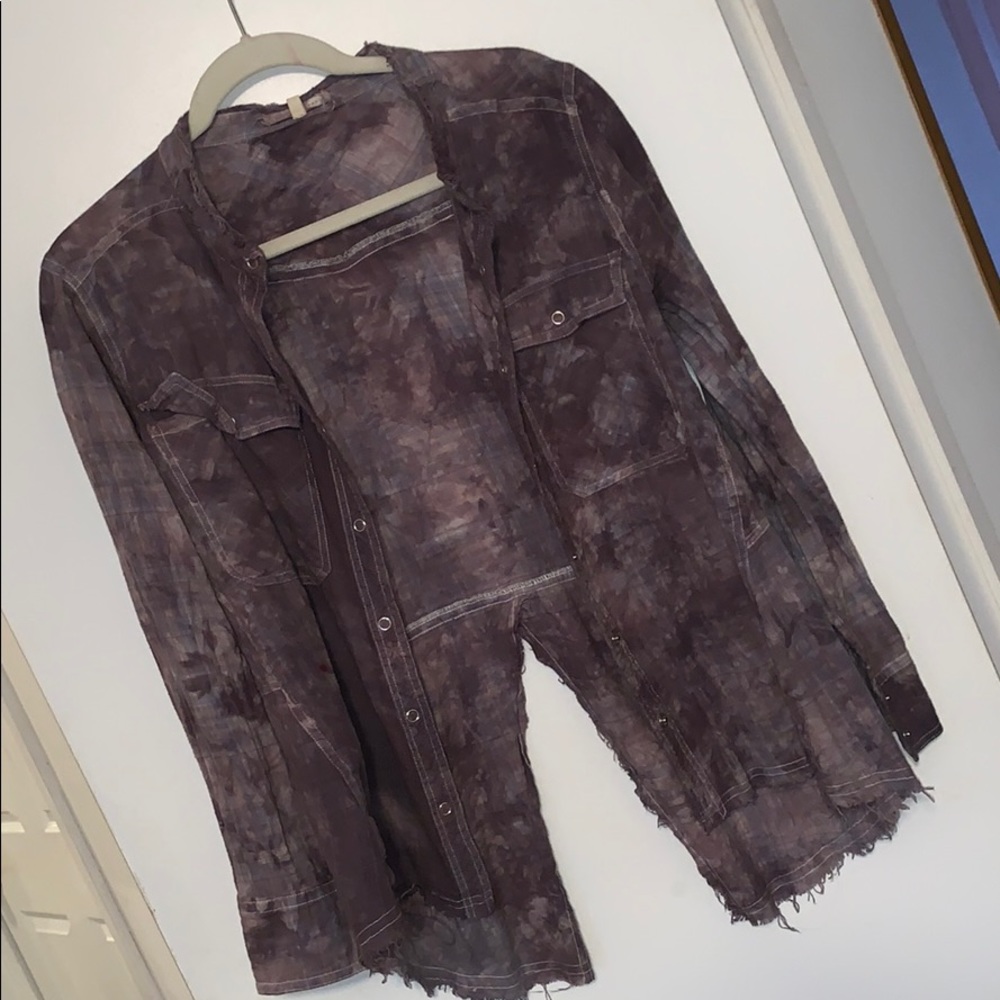 Buckle top